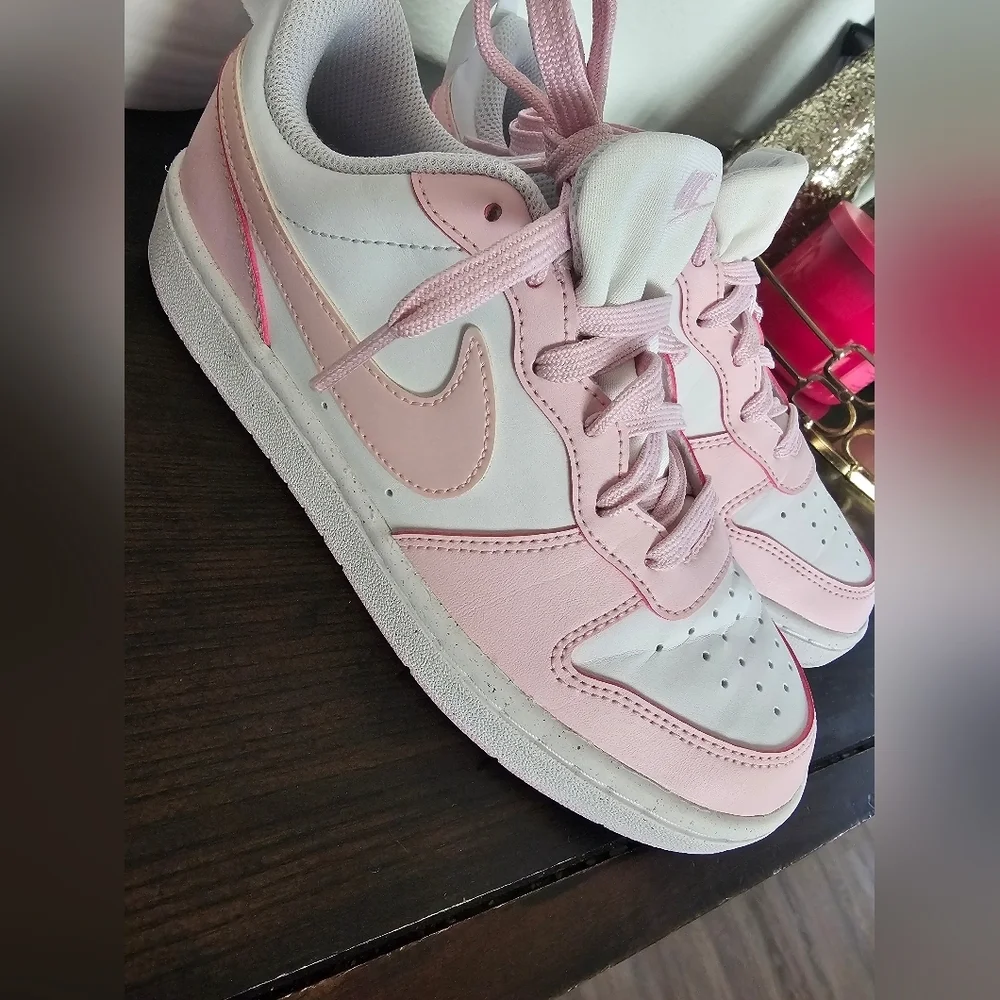 Nike Big Girls Borough Low 2 SE Casual  Sneakers in Pink and White